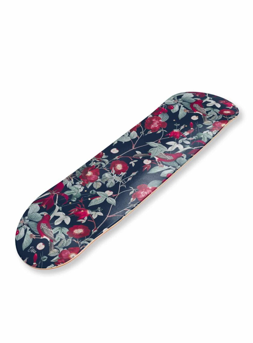 Planche de skateboard / skate art "Cherry" représentant un pattern ou motif de fleurs et d'oiseaux
