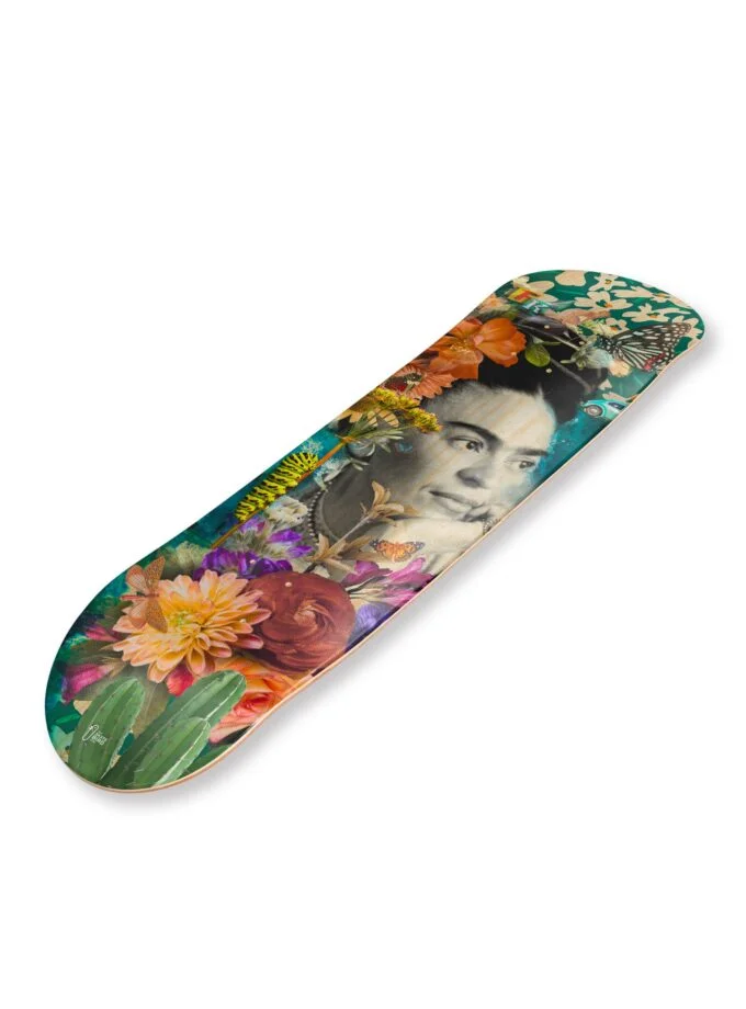 Planche de skateboard / skate art "Frida" en hommage à Frida Kahlo